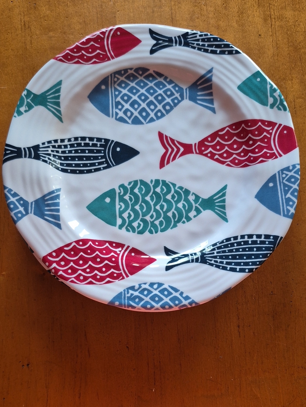 Cynthia Rowley 9" Melamine Plates with Red, Teal & Navy Fish. Set of 4